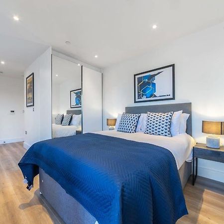 Modern Studio Apartment In East Grinstead Ngoại thất bức ảnh