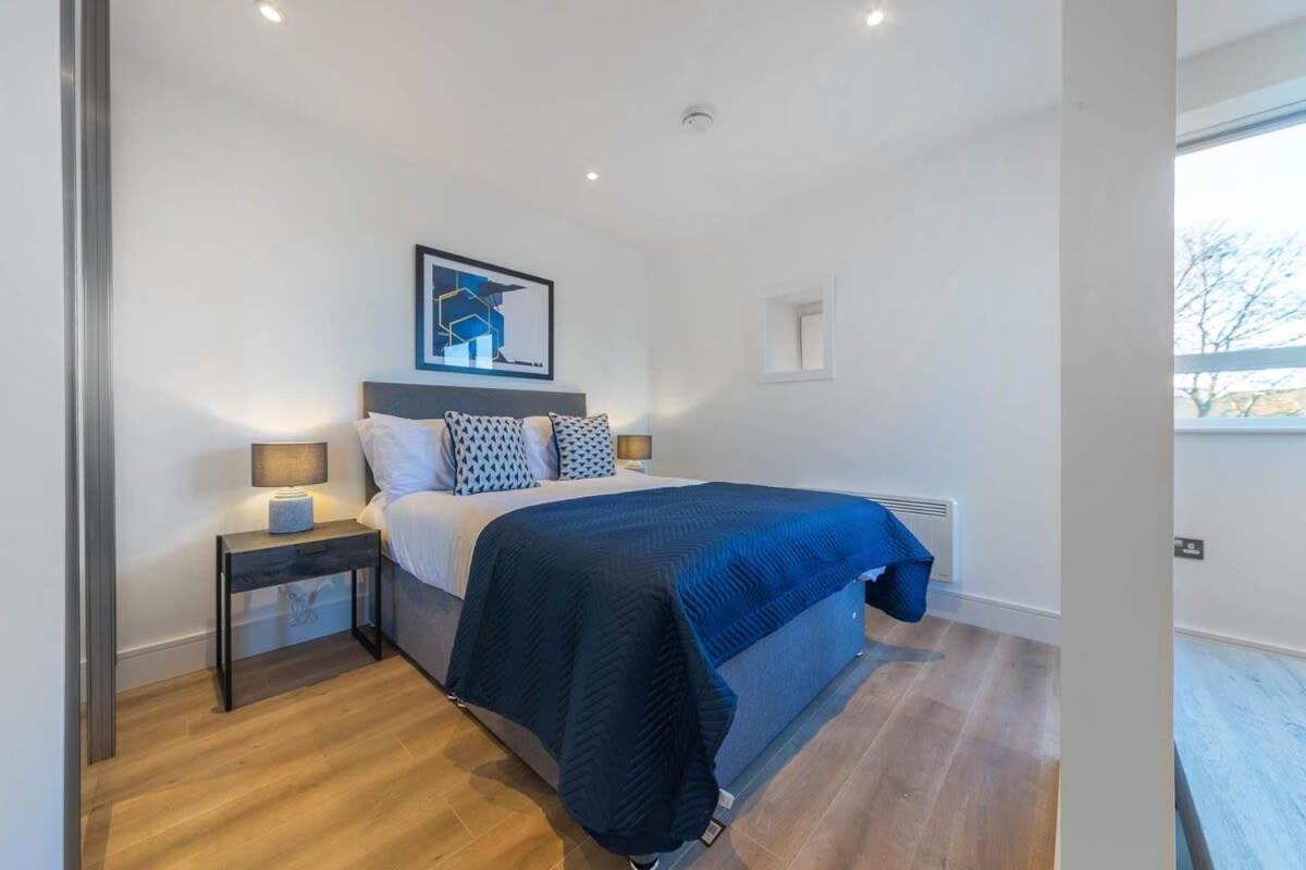 Modern Studio Apartment In East Grinstead Ngoại thất bức ảnh